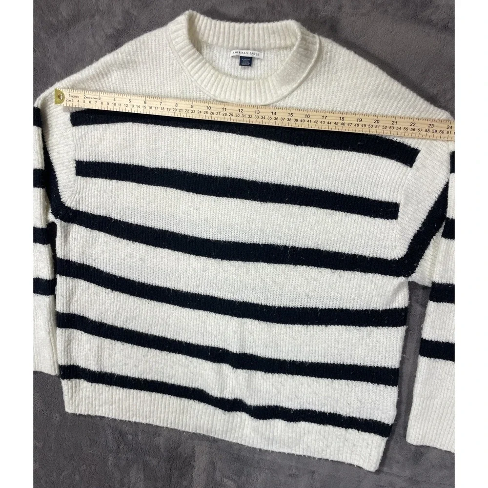 American Eagle Striped Crewneck Sweater XL White Black Oversized Soft Knit‎